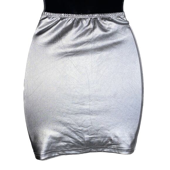 New Small Silver Metallic Stretchy Vegan Pleated Mini Bodycon Skirt Y2k‎ Retro - Picture 4 of 4